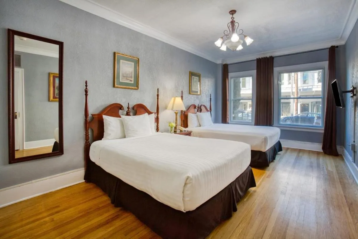 Image 1 of MarQueen Hotel