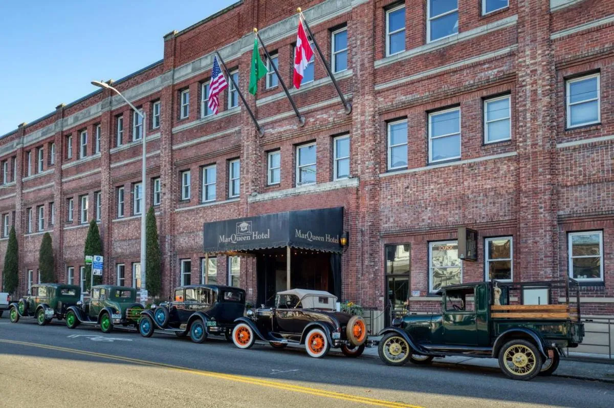 Image 4 of MarQueen Hotel