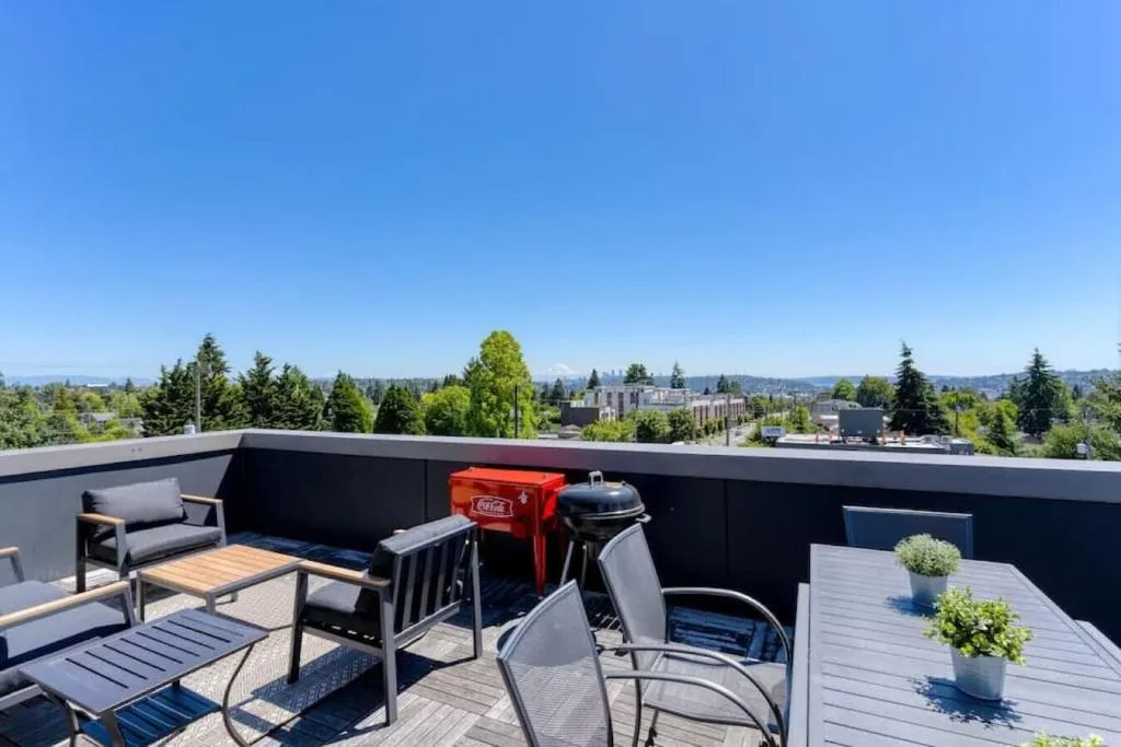 Image of Modern Ballard Townhome with Rooftop Views