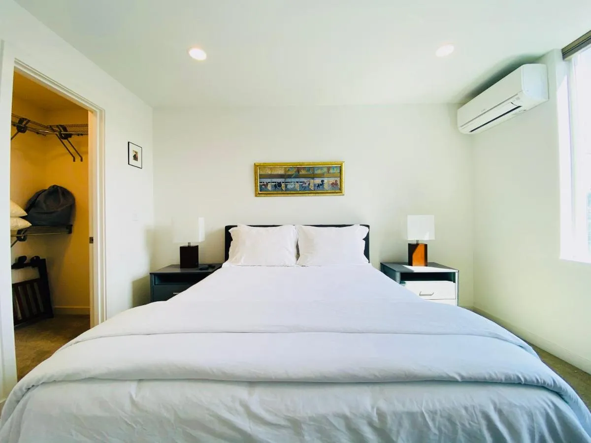 Image 6 of Modern Ballard Townhouse – 92 Walkscore & Rooftop!