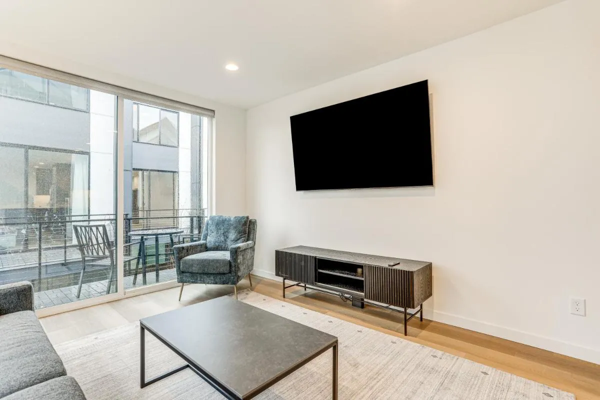 Image 4 of Modern Seattle Townhome Walk to Light Rail!
