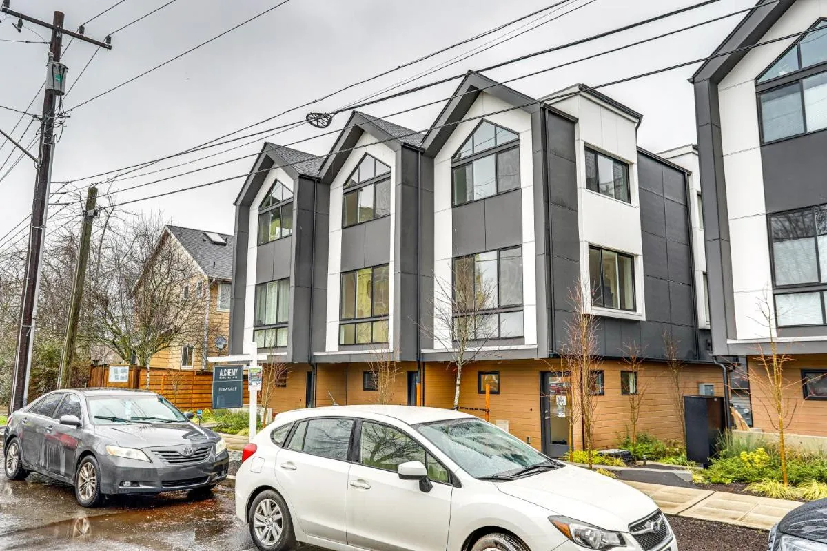 Image 5 of Modern Seattle Townhome Walk to Light Rail!