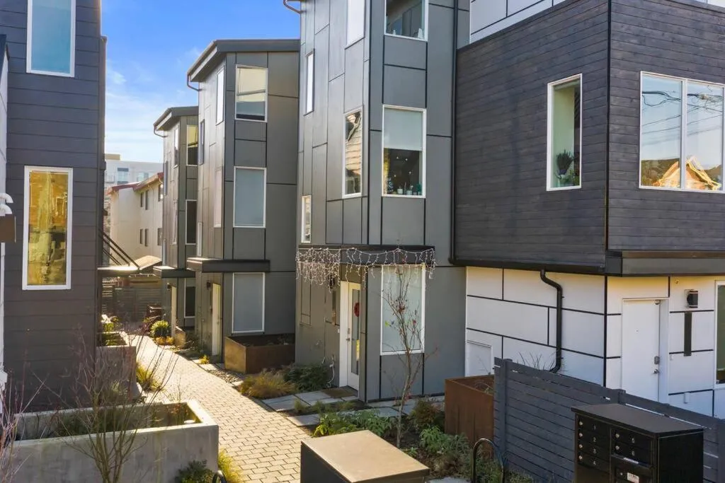 Image 5 of Modern Sustainable Design in Ballard – 92 Wlkscore