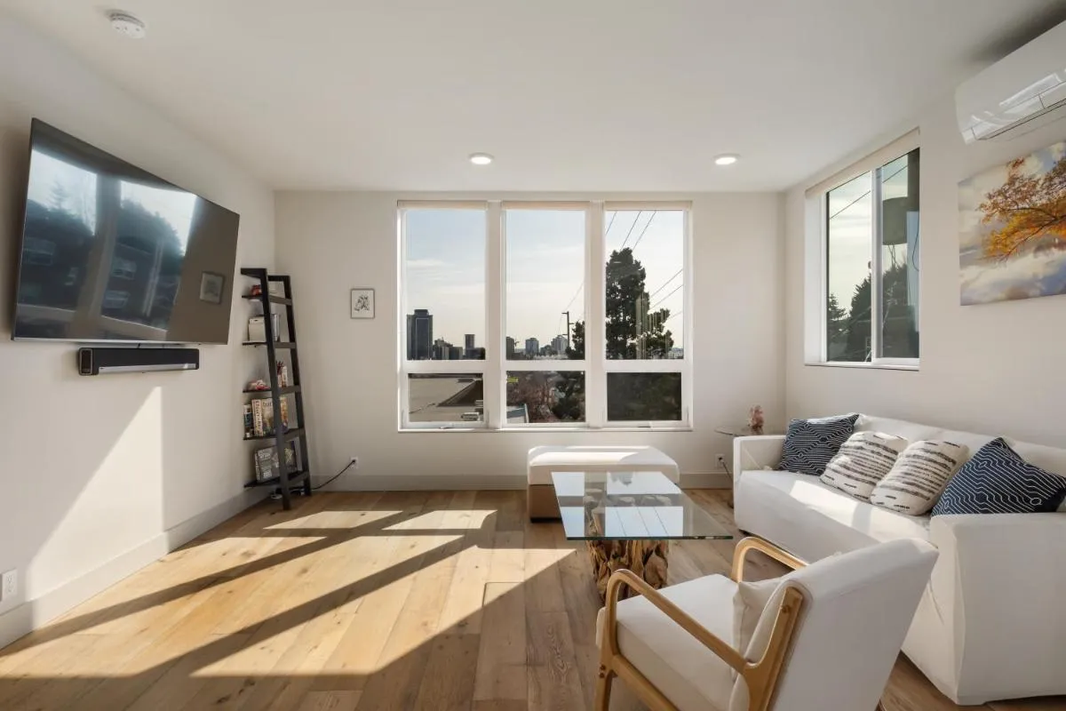 Image 4 of Modern Townhome with Space Needle View