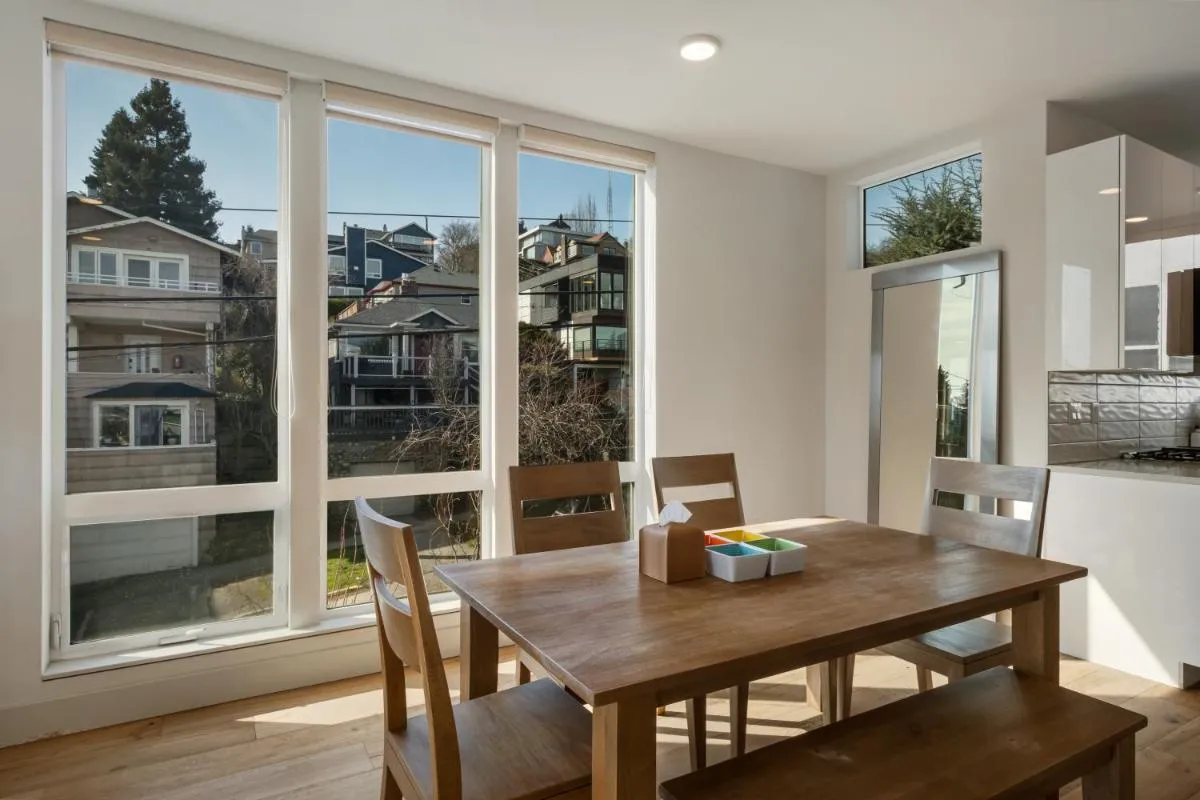 Image 3 of Modern Townhome with Space Needle View