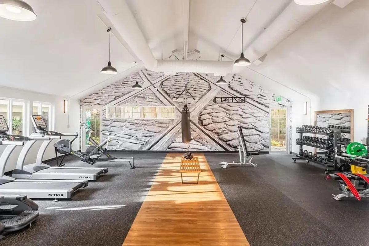 Image 4 of Modern and spacious Apartment- Gym, Wifi, Free Parking