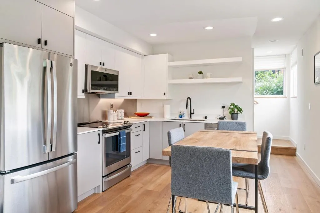 Image of Modern two story townhouse near light rail