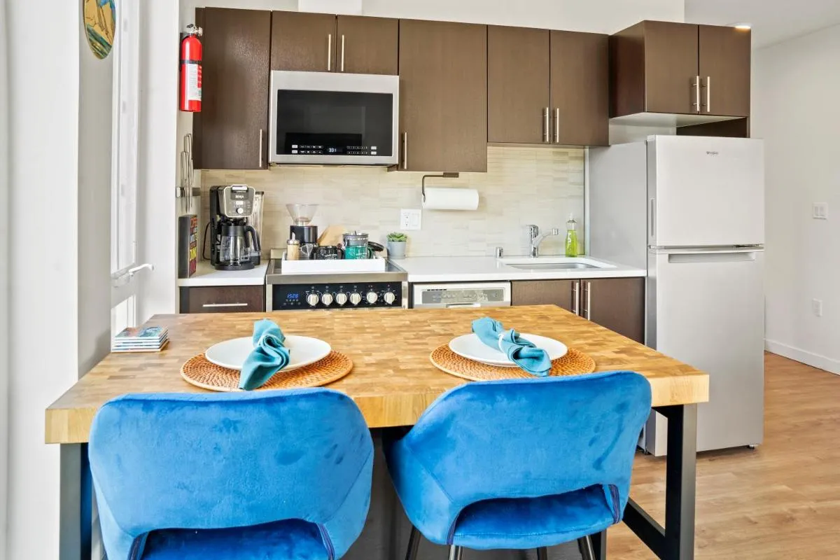 Image 6 of NEW Bright Capitol Hill Condo, Great Location Views