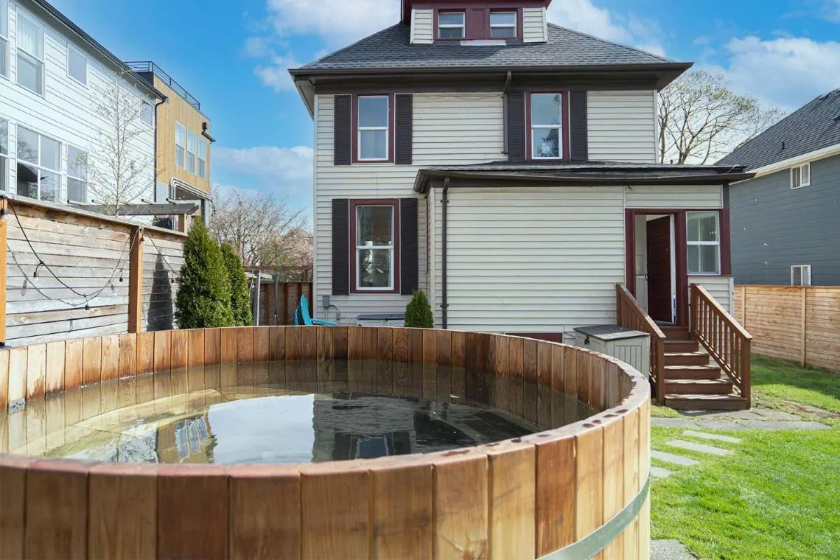 Image 4 of Northwest Retreat with Cedar Hot Tub