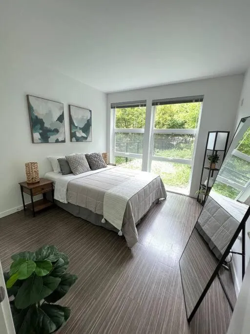 Image 3 of One bedroom luxury apartment (Gym, Wifi, Parking, Rooftop Deck)