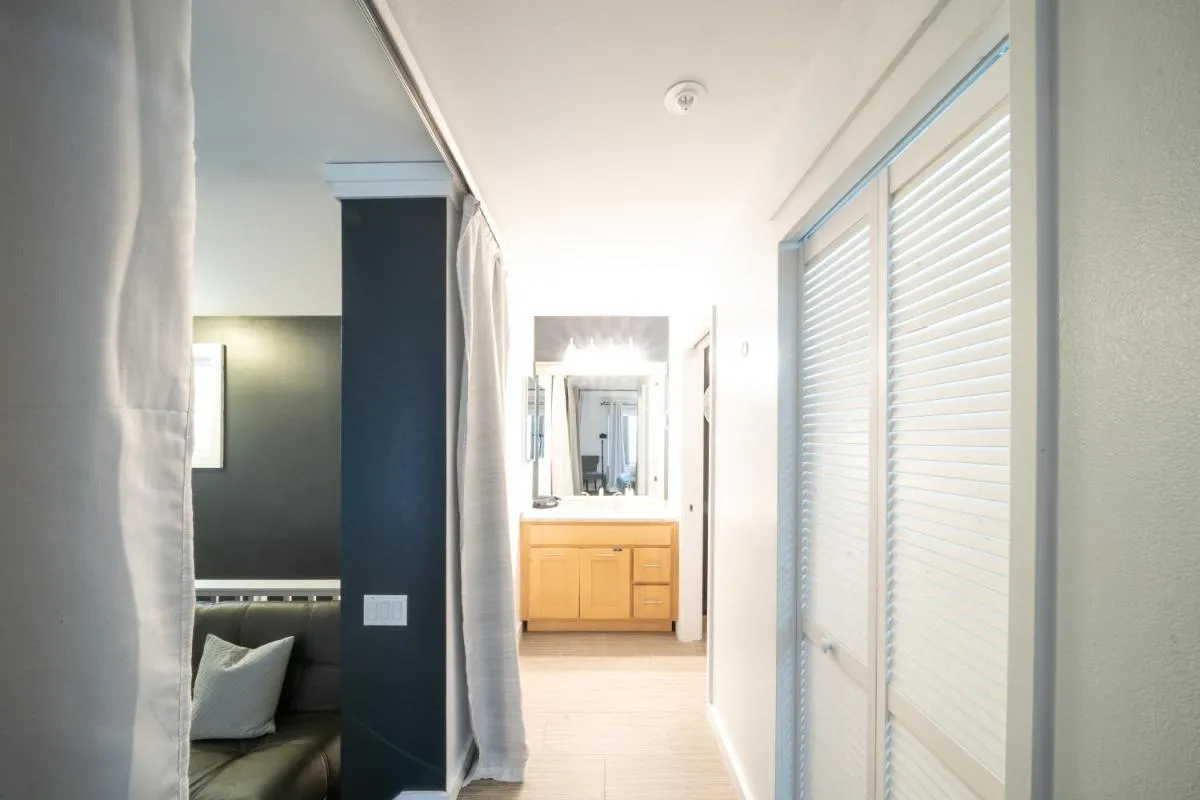 Image 2 of Penthouse Suite Downtown, Top Floor