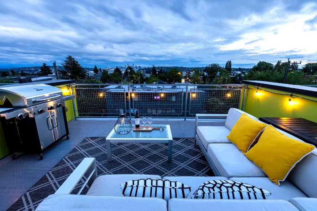Image of Perch – 47th Elegance