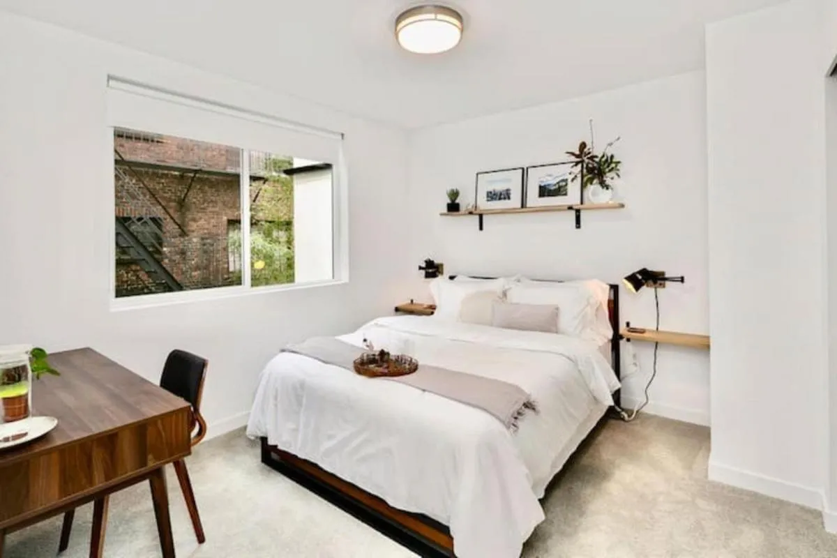 Image 1 of Perch – Capitol Luxe Eight