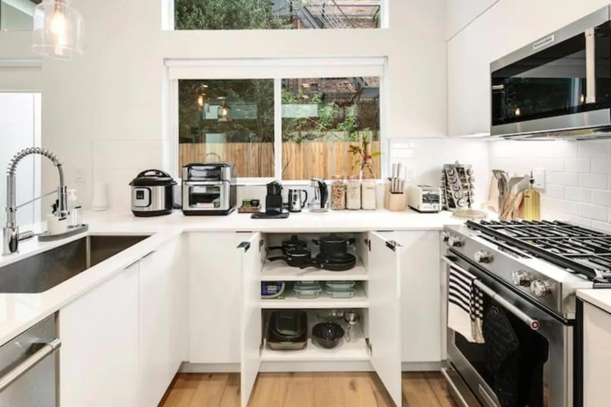 Image 3 of Perch – Capitol Luxe Eight