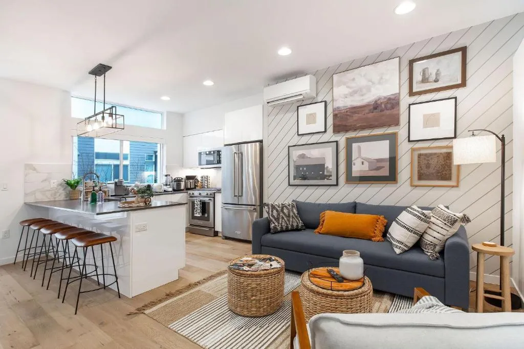 Image of Perch – Capitol Luxe Six