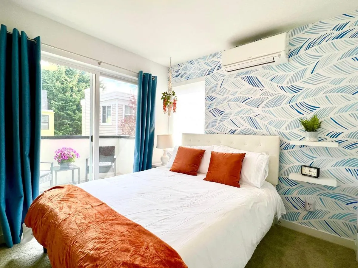 Image 1 of Perch – Capitol Luxe Two
