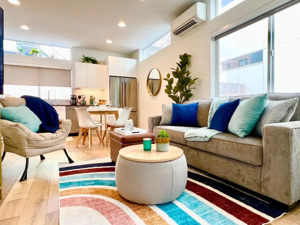 Image of Perch – Capitol Luxe Two