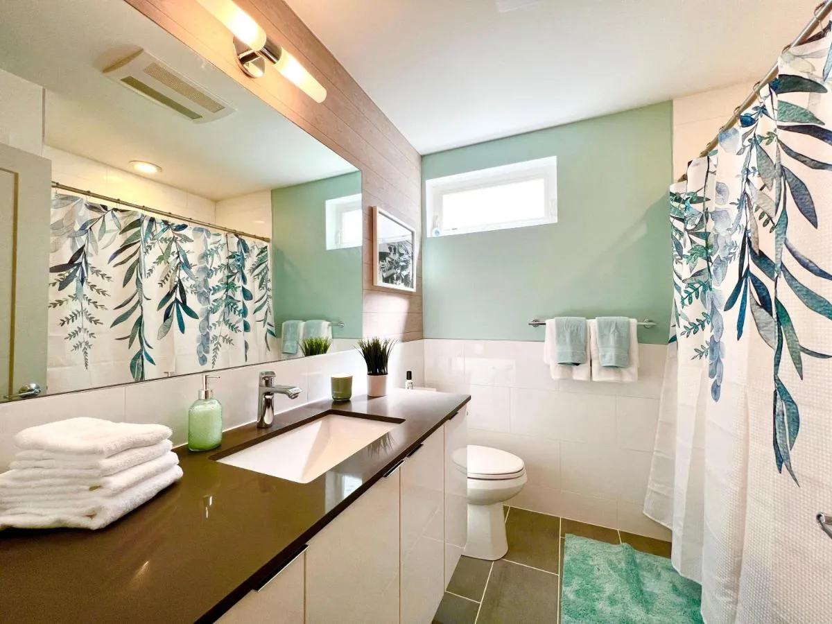 Image 2 of Perch – Capitol Luxe Two