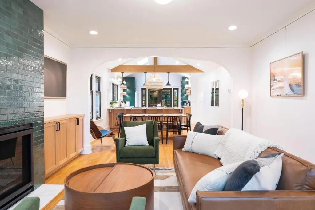 Image of Perch – Emerald Cottage