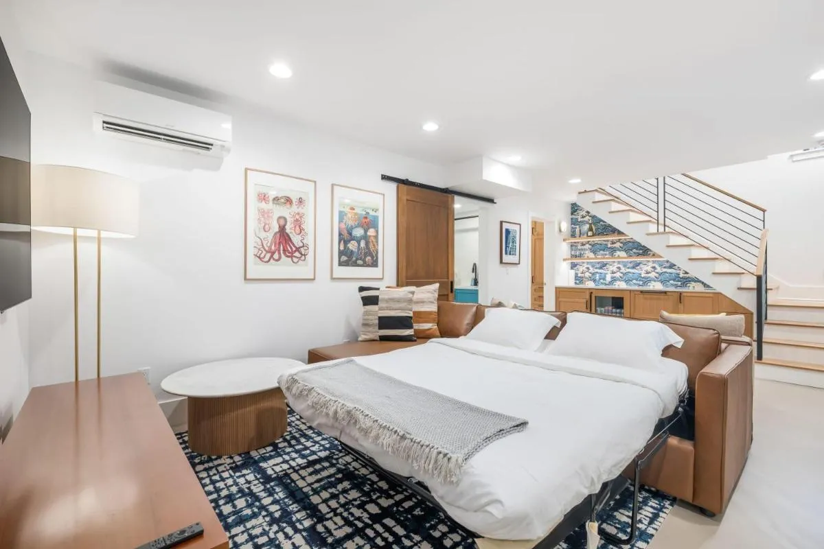 Image 1 of Perch – Emerald Cottage