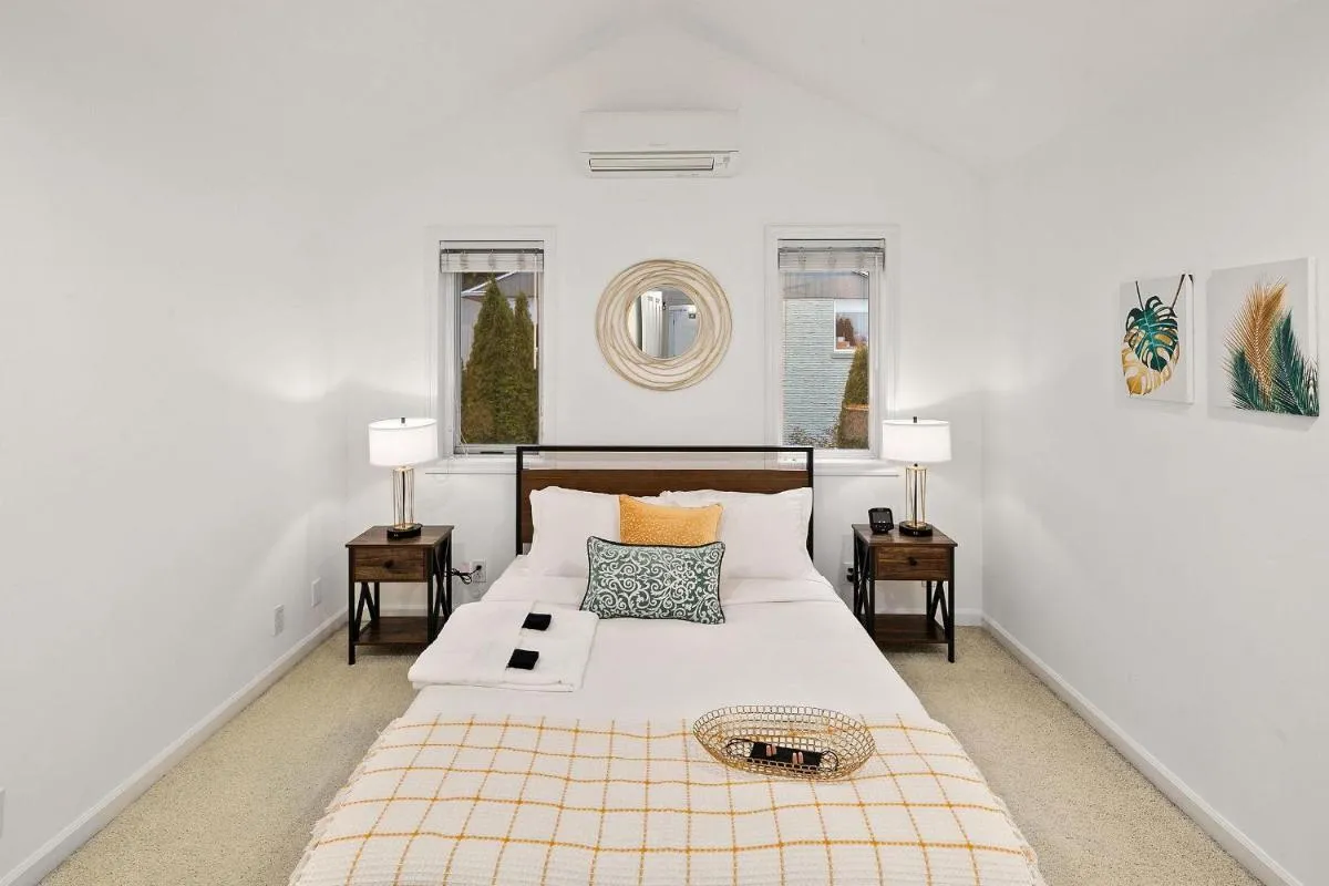 Image 1 of Perch – Magnolia Manor