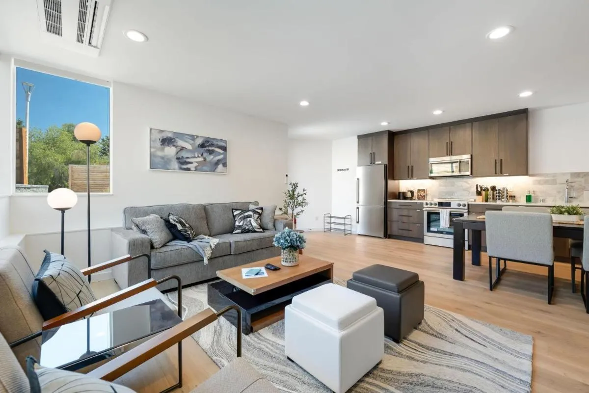Image 3 of Perch – View Ridge Guest Suite