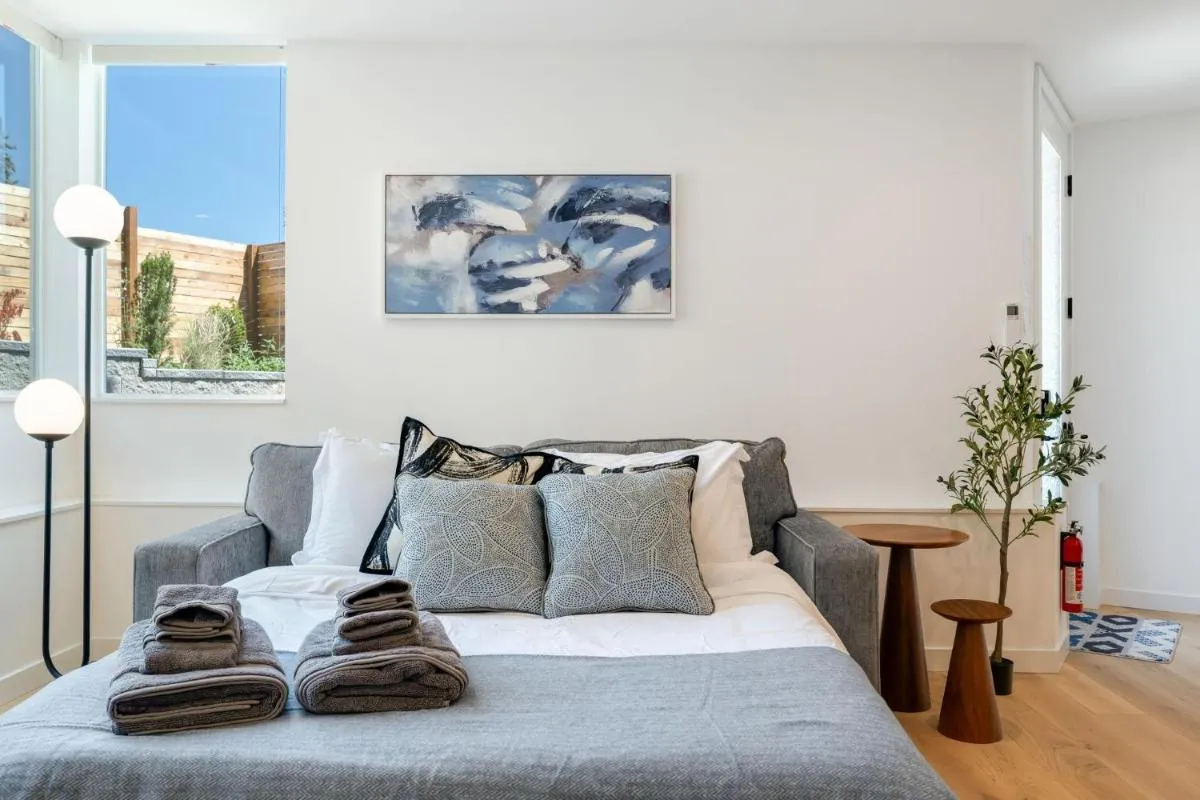 Image 6 of Perch – View Ridge Guest Suite