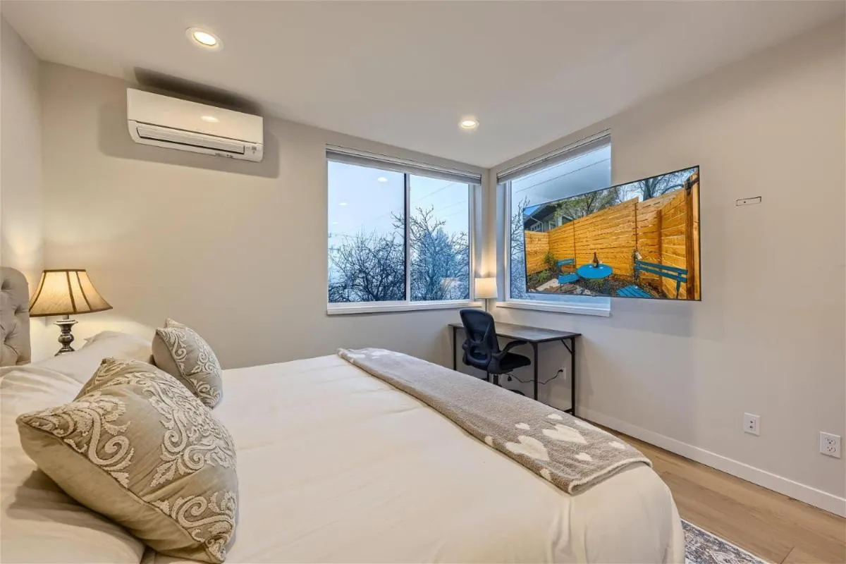 Image 1 of Perch – Wallingford Comfort