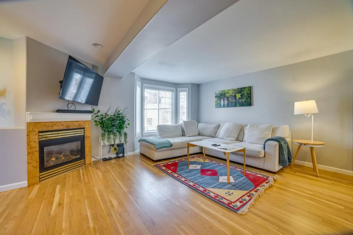 Image 4 of Pet-Friendly Seattle Townhome Less Than 1 Mile to Lake!