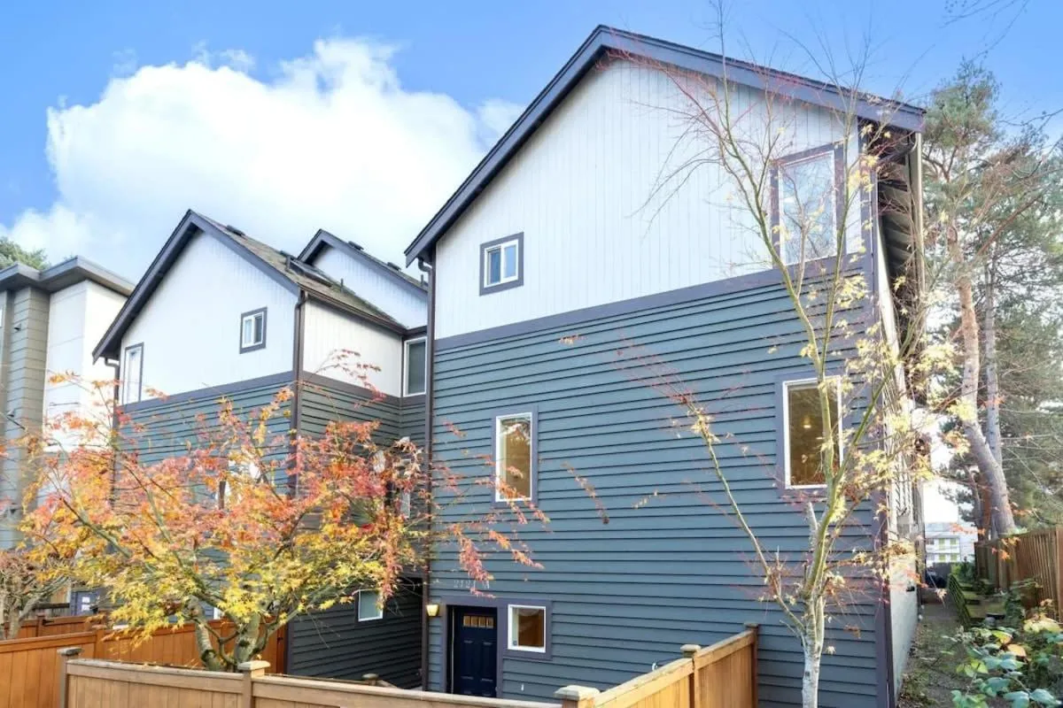 Image 5 of Prime Northgate Retreat near mall I-5 Light Rail