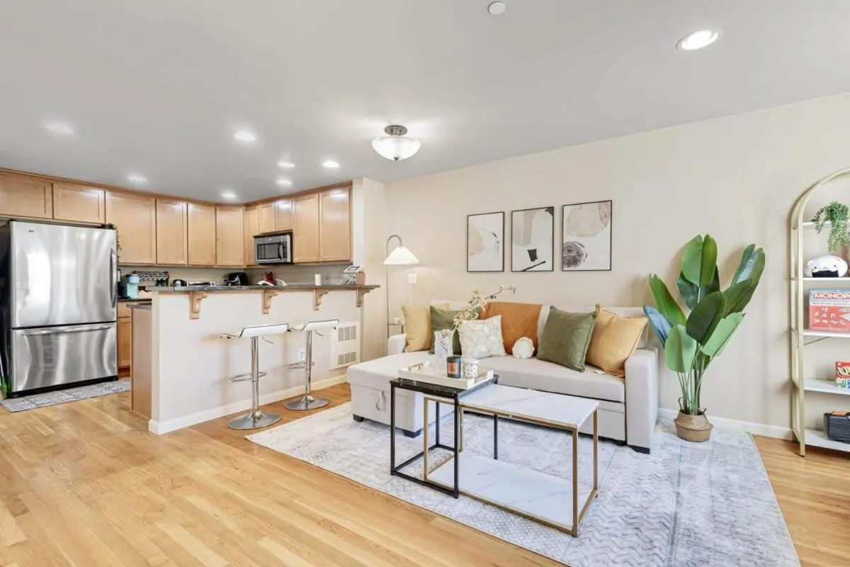 Image 3 of Prime Northgate Retreat near mall I-5 Light Rail