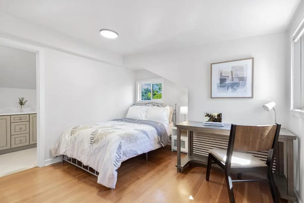 Image of Queen Anne Charm Near Tech Hubs & Entertainment