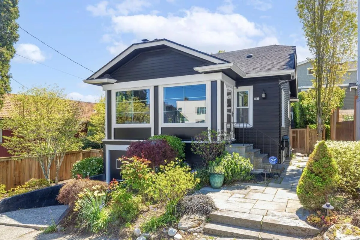 Image 5 of Queen Anne Charm Near Tech Hubs & Entertainment