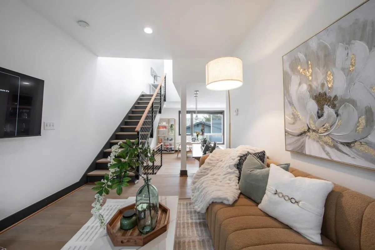 Image 4 of Queen Anne Modern Family Home Free Parking – SLU – Gym