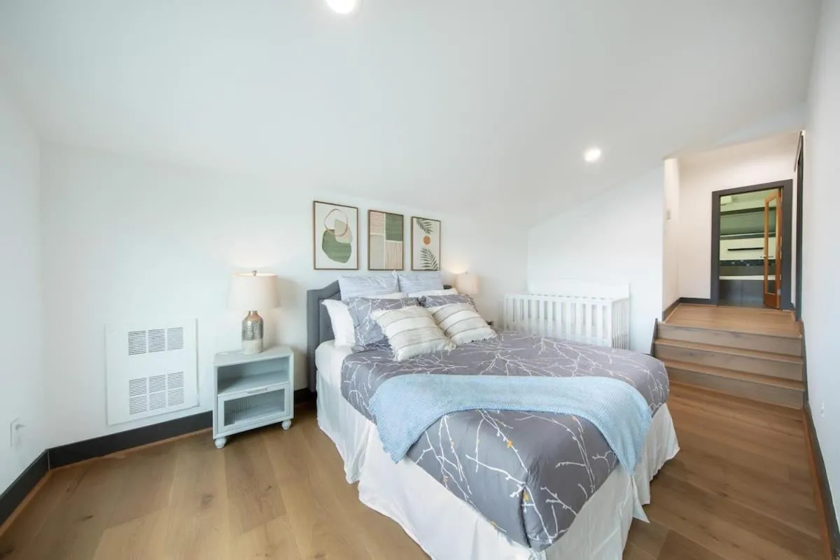 Image 6 of Queen Anne Modern Family Home Free Parking – SLU – Gym