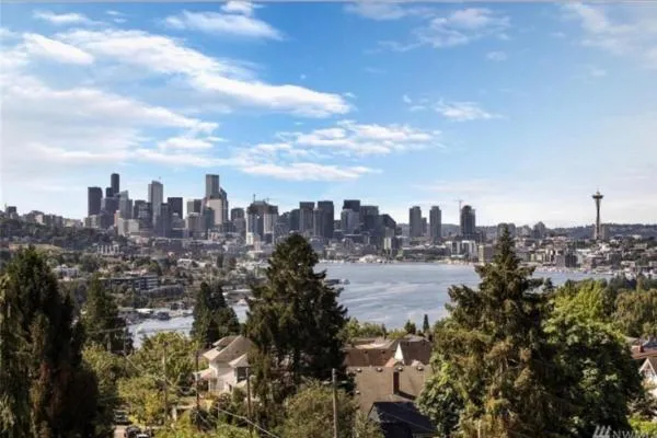 Image of Rooftop Patio with Waterview, Private Garden & Grill 3BR 3BA- Modern Cityscape