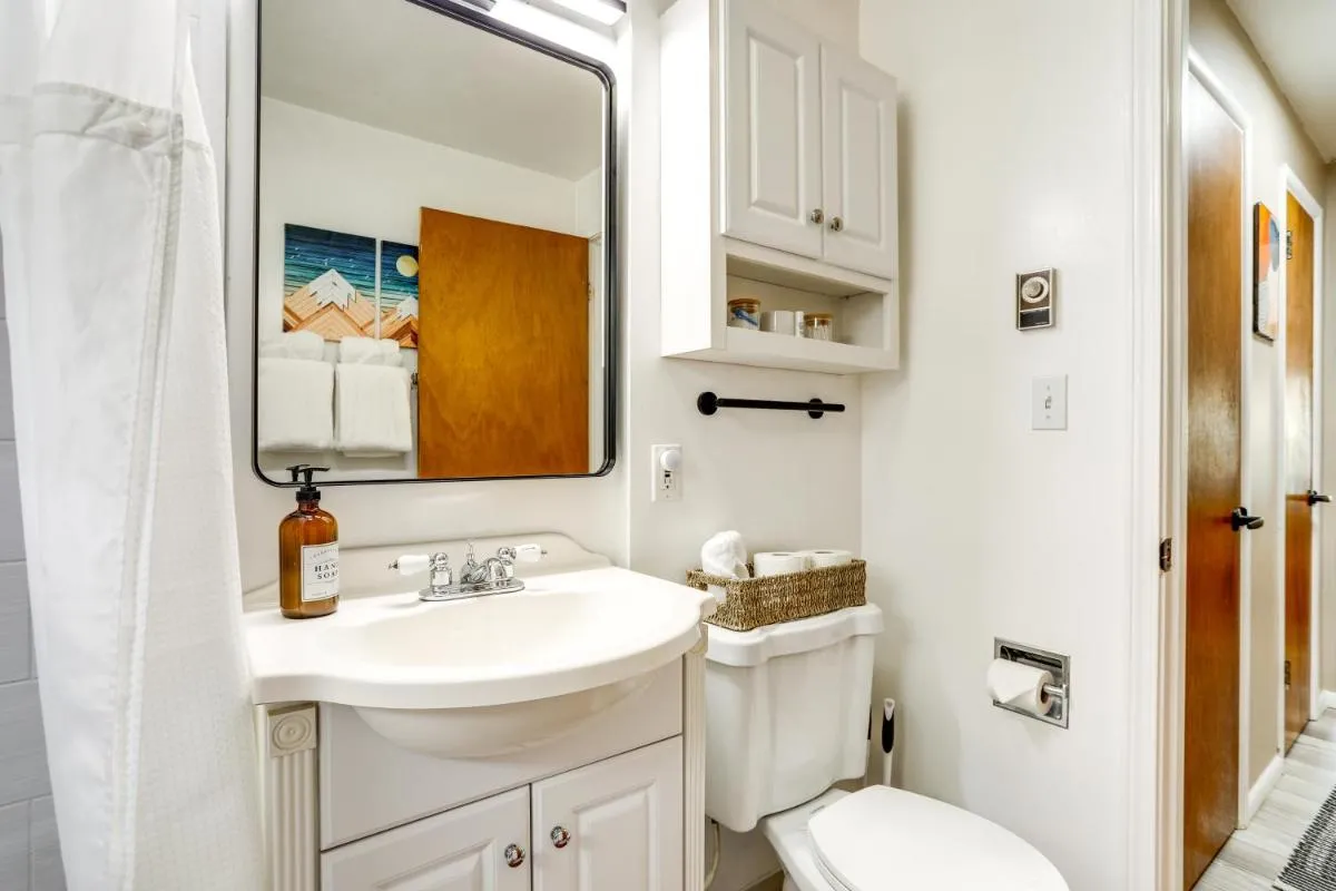 Image 2 of Scandi Boho Seattle Apartment, Walk to Waterfront!