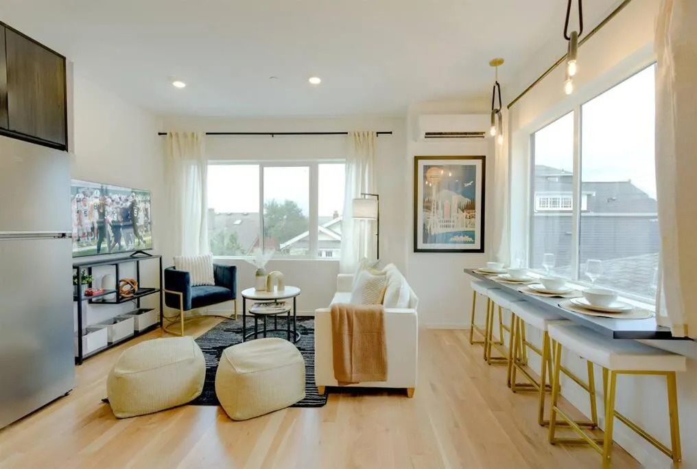 Image of Seattle Charm, near university,3 BR,W&D, fast wifi