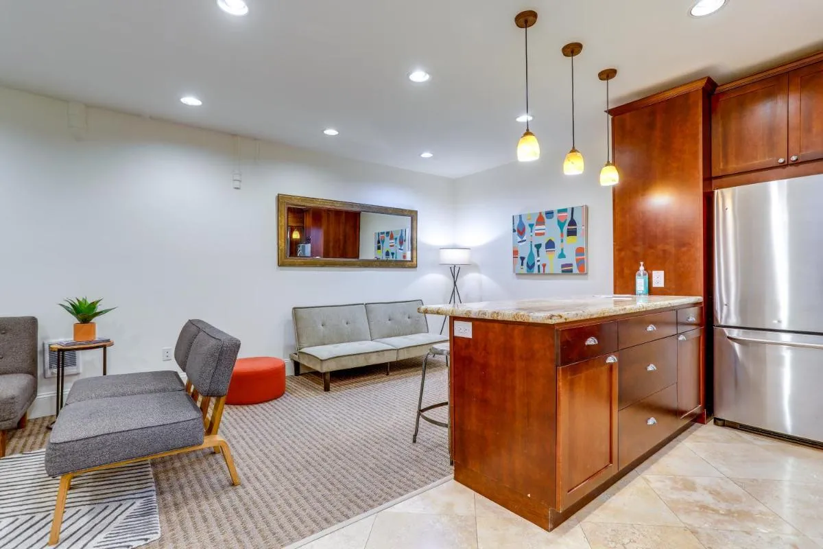 Image 3 of Seattle Condo with Parking, Near Space Needle!