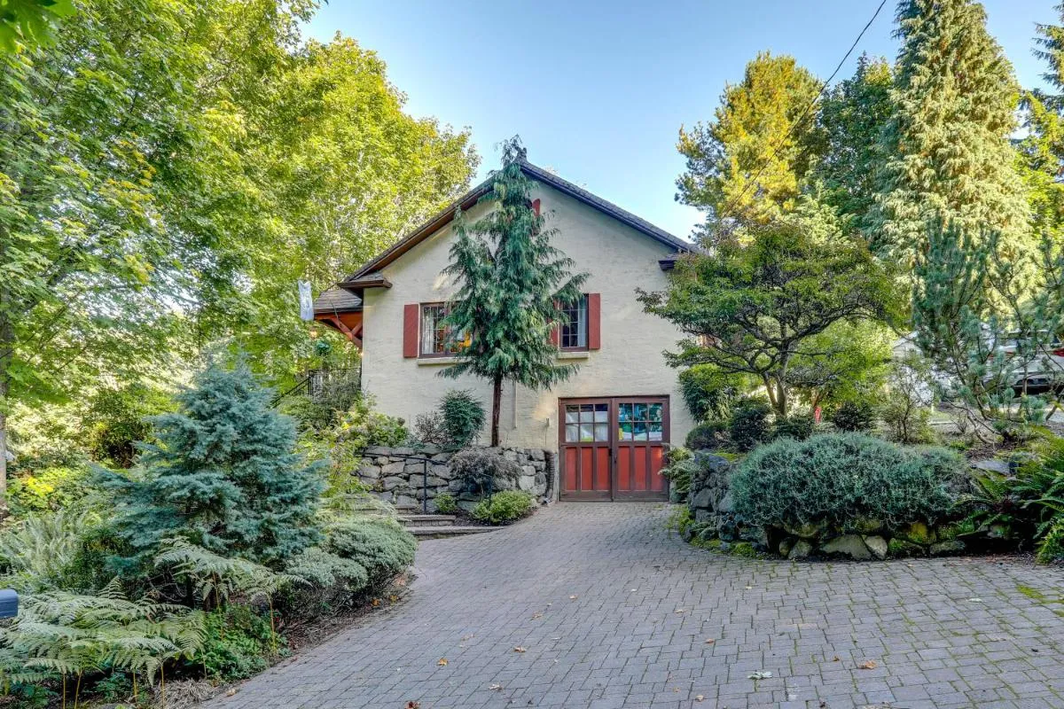 Image 4 of Seattle Home with Balcony 1 Mi to Park and Water!