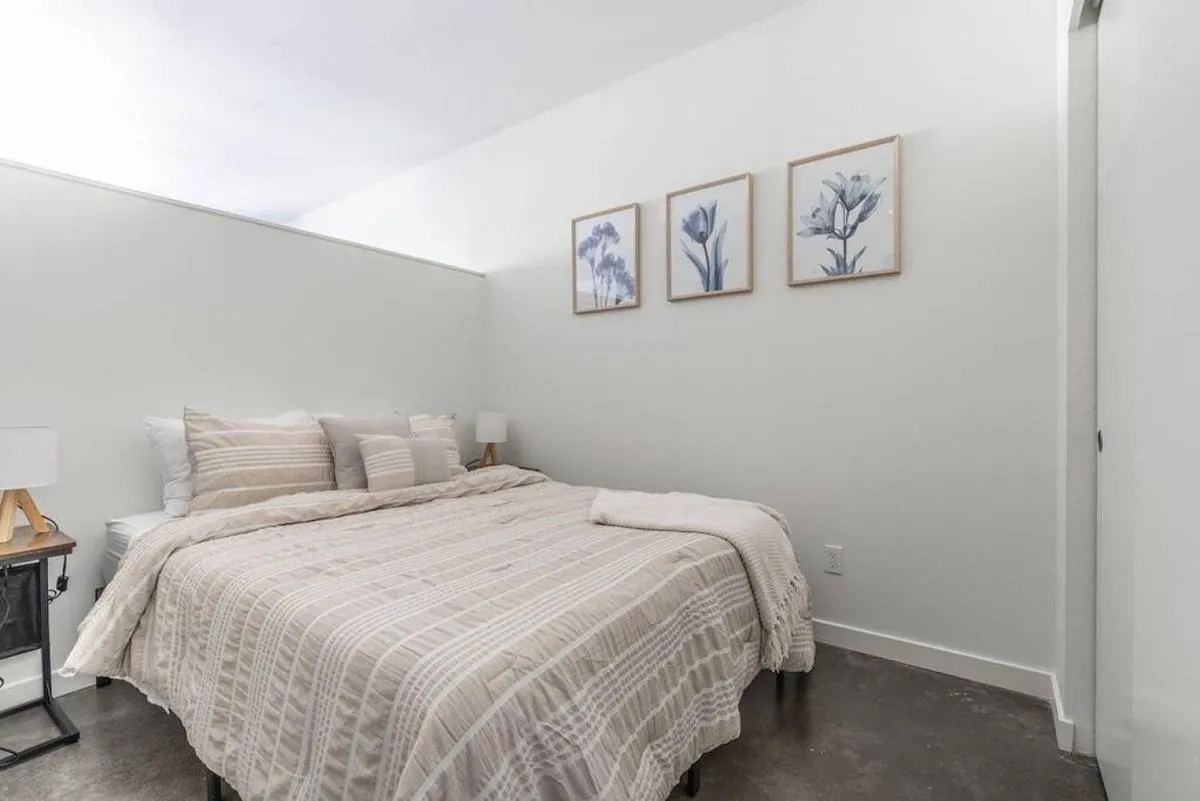 Image 6 of Seattle Lux 1 bd Apartment- Rooftop, WiFi, Pet Friendly