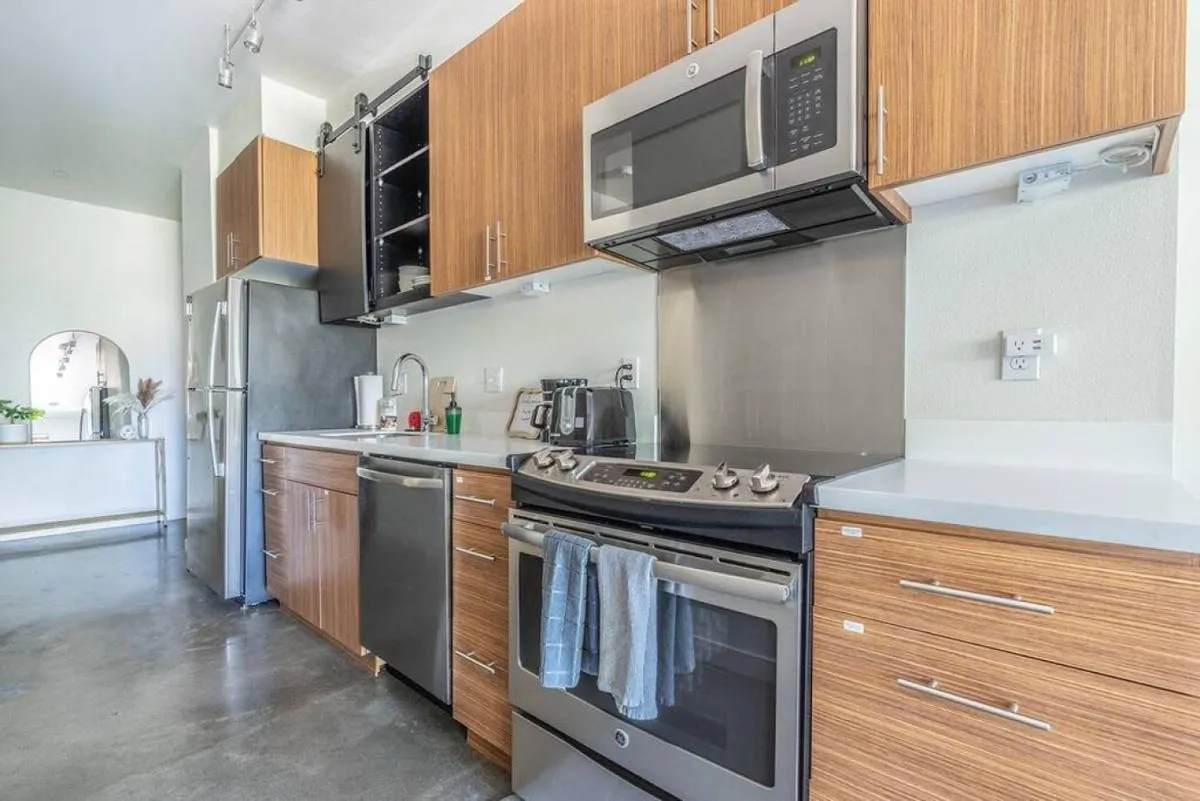 Image 3 of Seattle Lux 1 bd Apartment- Rooftop, WiFi, Pet Friendly
