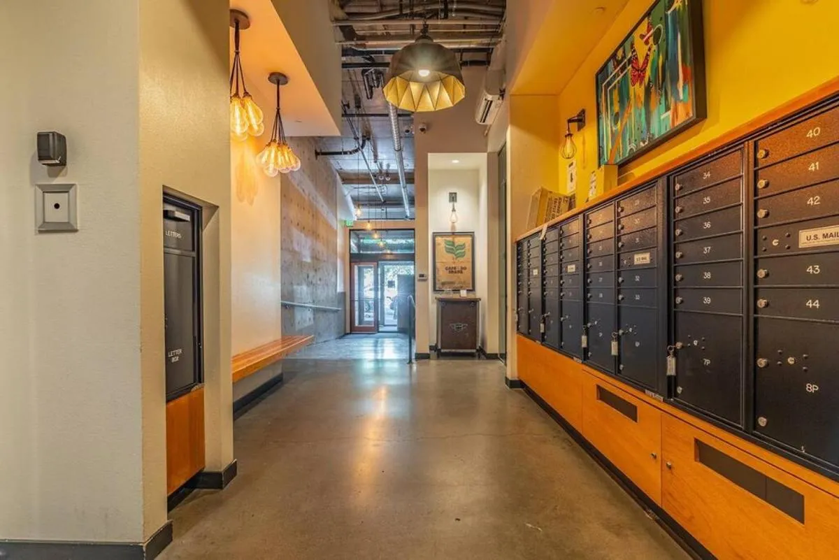 Image 4 of Seattle Lux 1 bd Apartment- Rooftop, WiFi, Pet Friendly