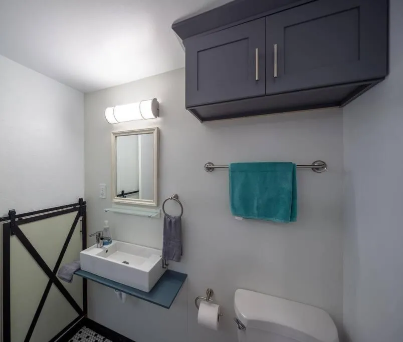 Image 2 of Seaview Hideaway Heated Floors, free parking