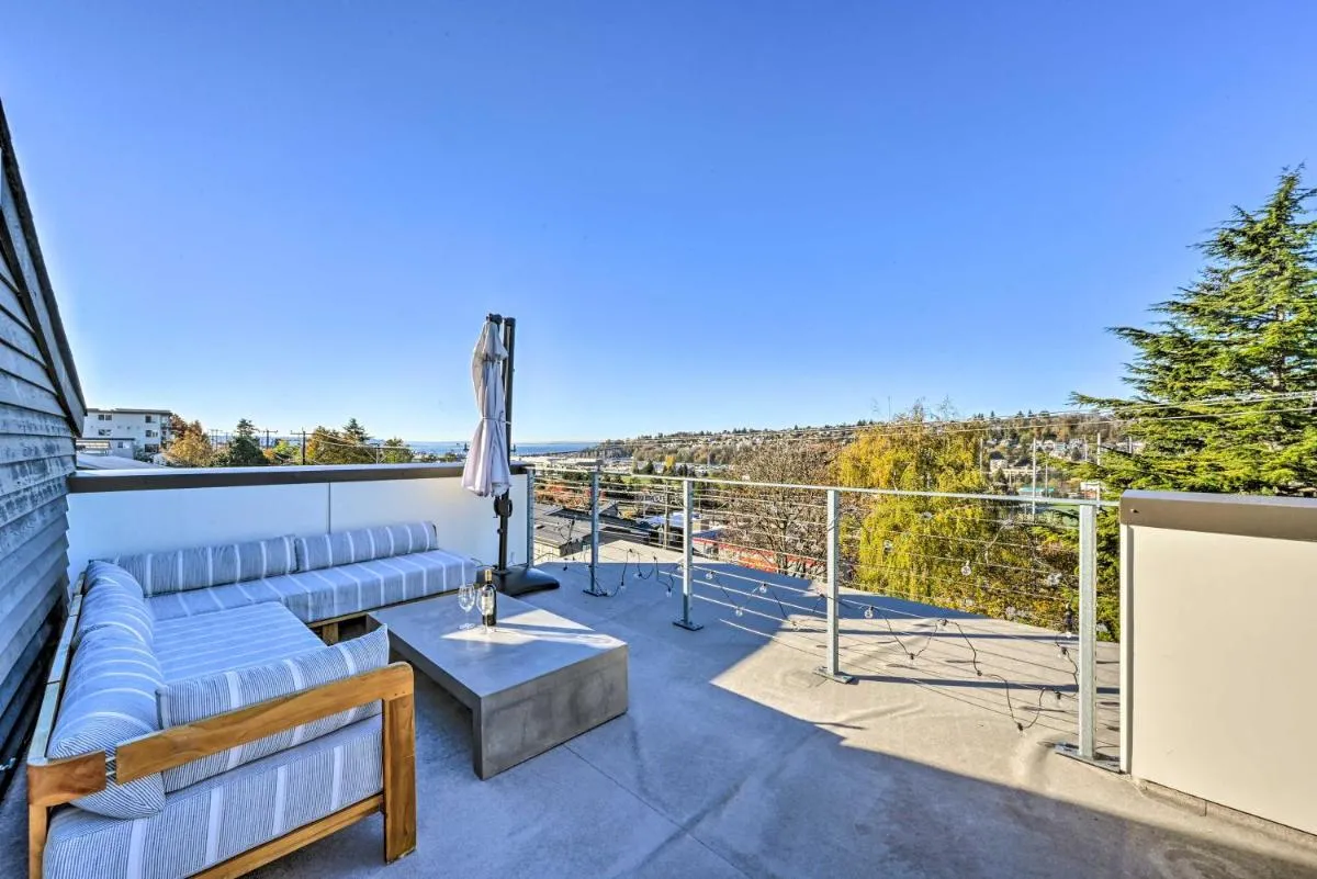 Image 5 of Sleek Seattle Home with Rooftop Patio and Views!