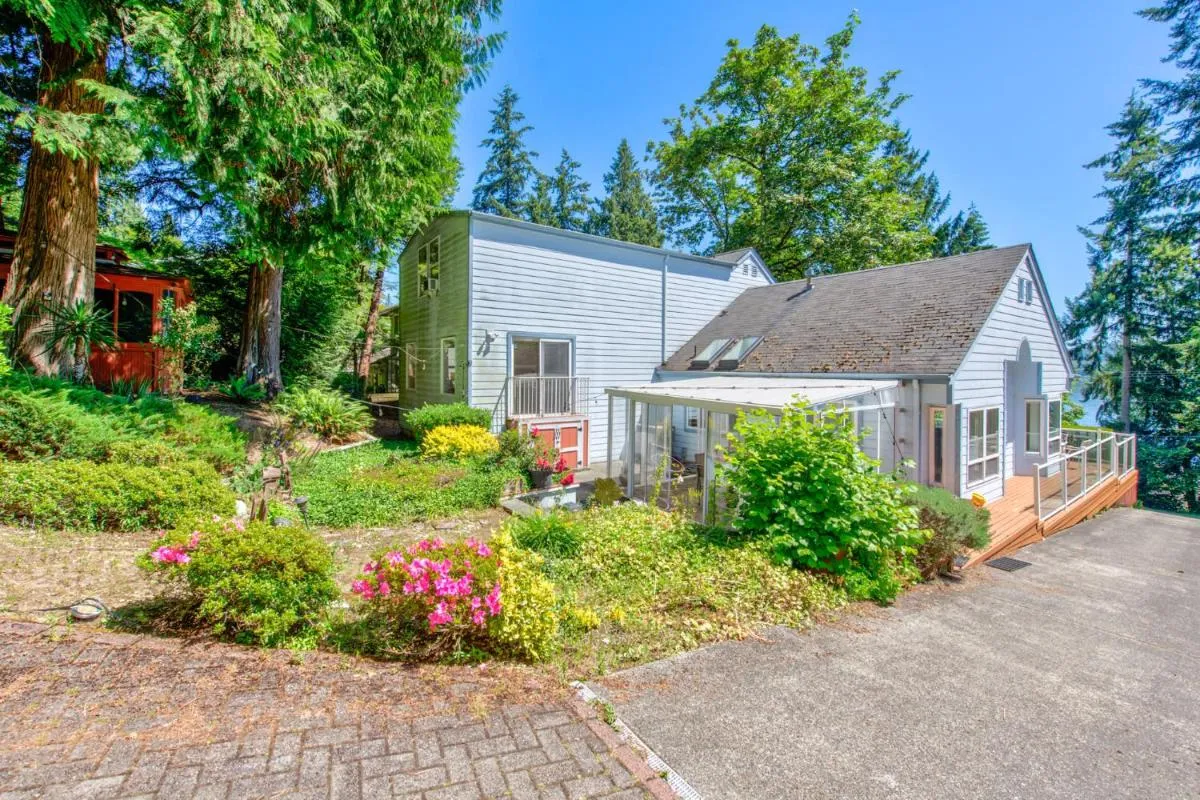 Image 1 of Stunning Sammamish Lake View Home near Weowna Park