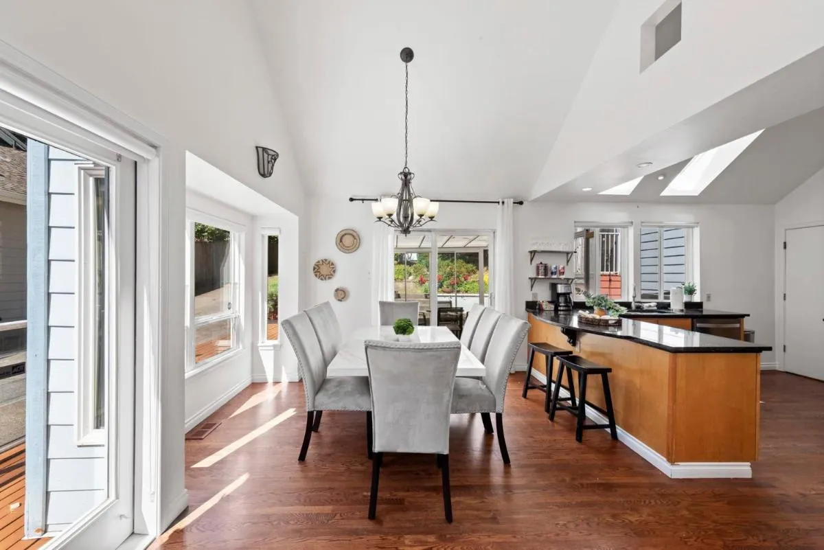Image 2 of Stunning Sammamish Lake View Home near Weowna Park