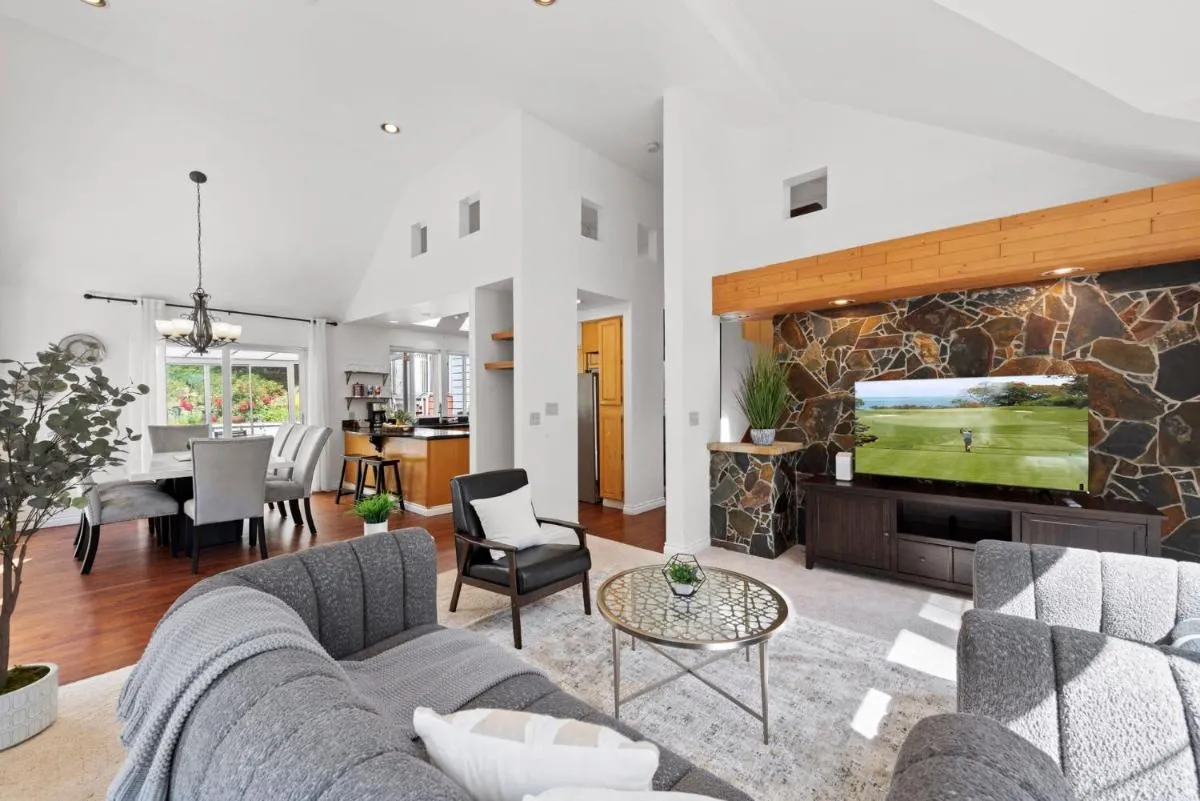 Image 6 of Stunning Sammamish Lake View Home near Weowna Park