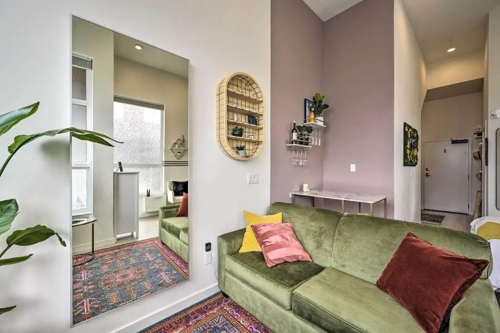 Image 1 of Stylish Ballard studio 15 mins from Space Needle