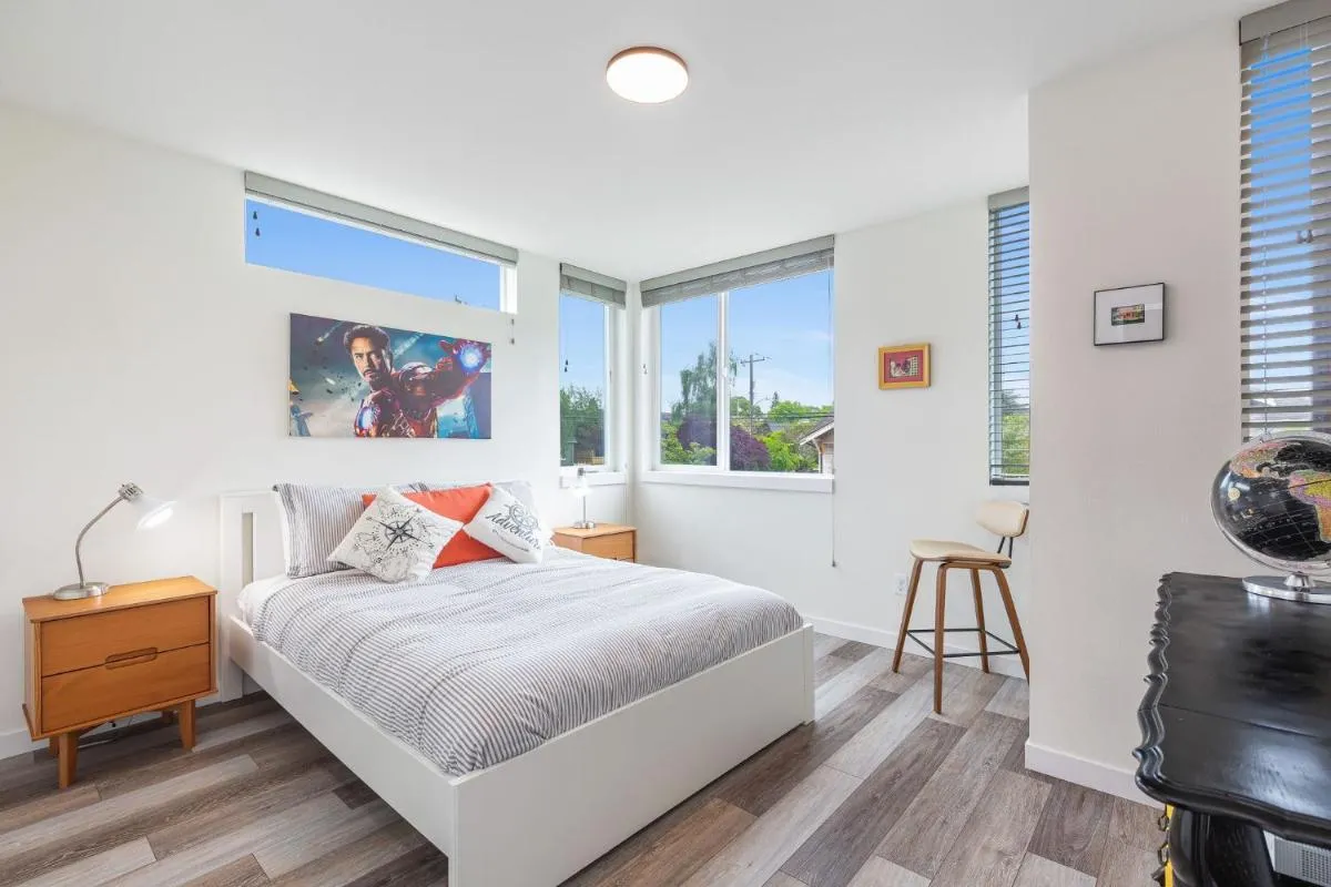 Image 1 of Stylish Townhouse Near Seattle Attractions
